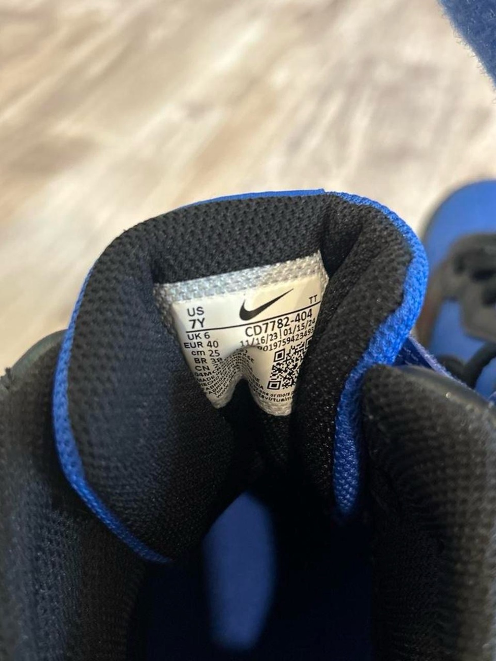 Nike Men’s High-Top Sneakers in Black & Royal Blue - Picture 3 of 3